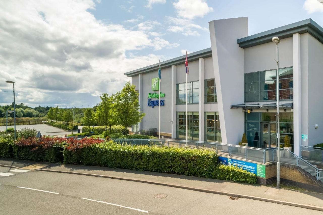 Holiday Inn Express Walsall M6, J10 By Ihg Exterior photo