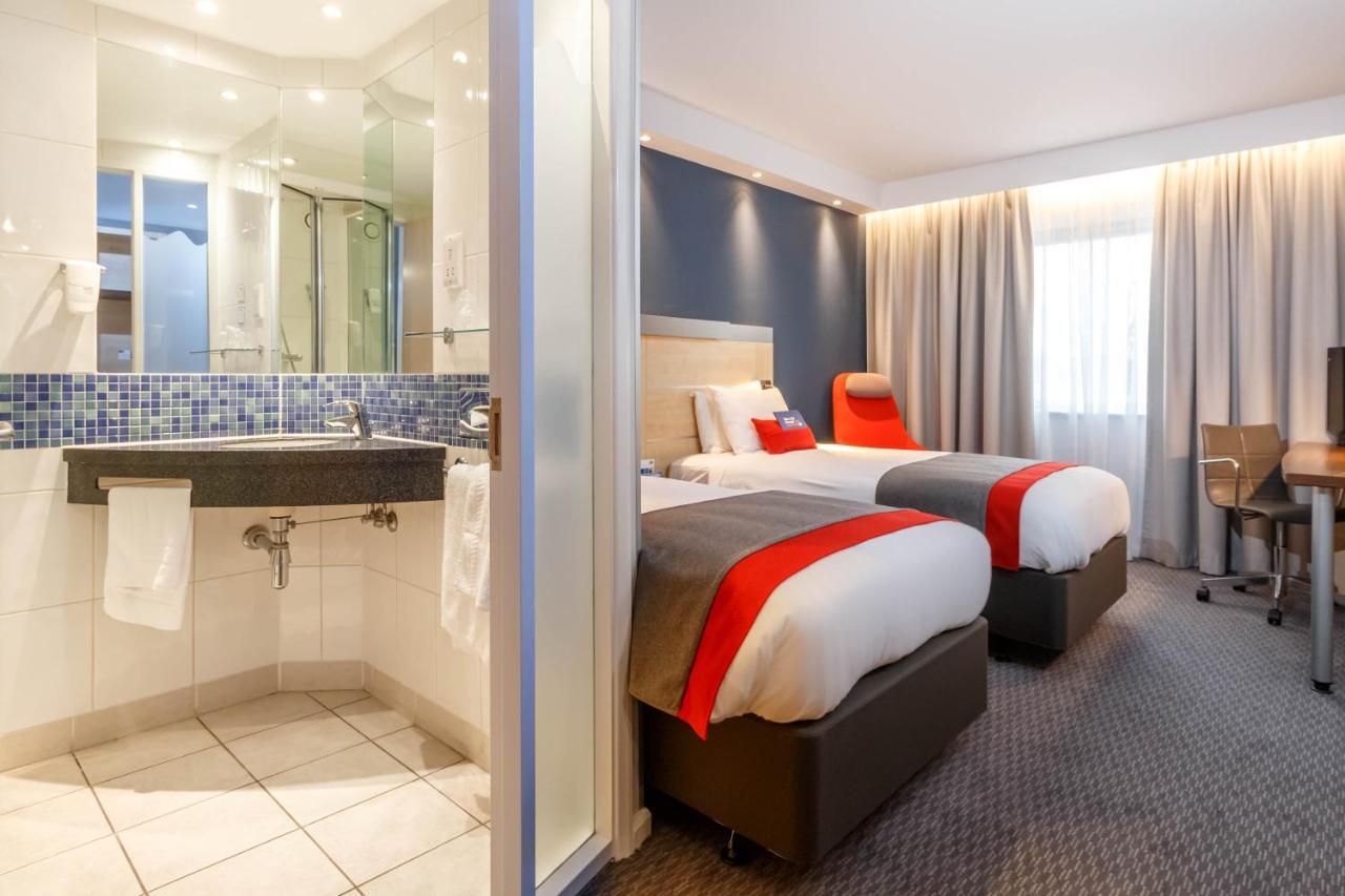 Holiday Inn Express Walsall M6, J10 By Ihg Exterior photo
