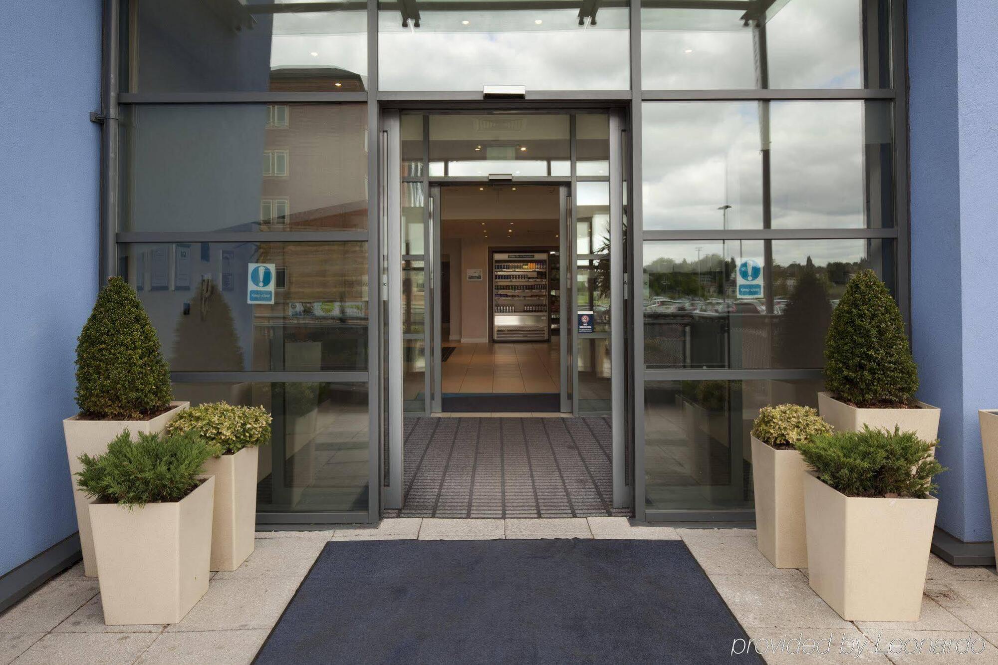 Holiday Inn Express Walsall M6, J10 By Ihg Exterior photo
