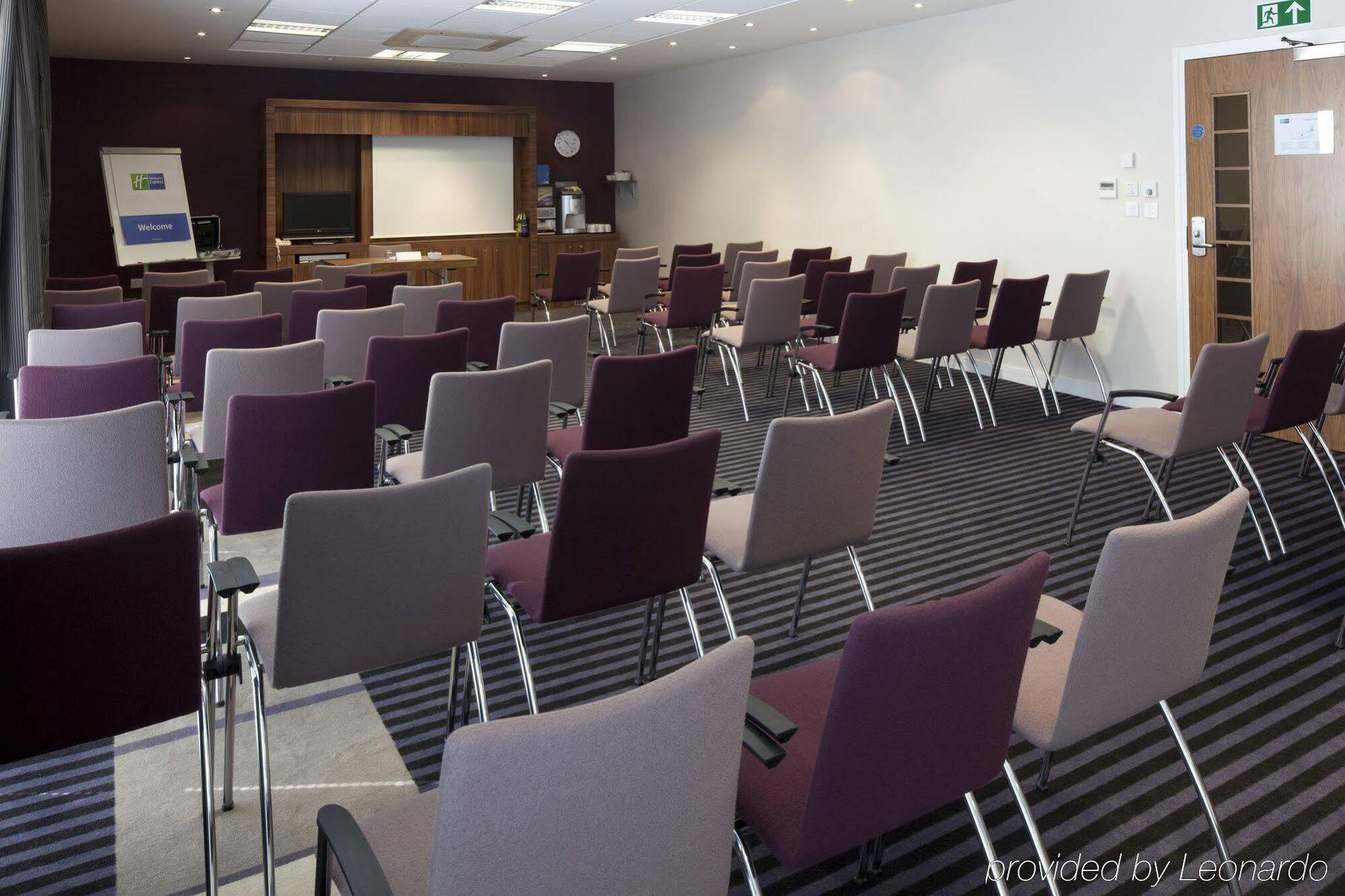 Holiday Inn Express Walsall M6, J10 By Ihg Exterior photo